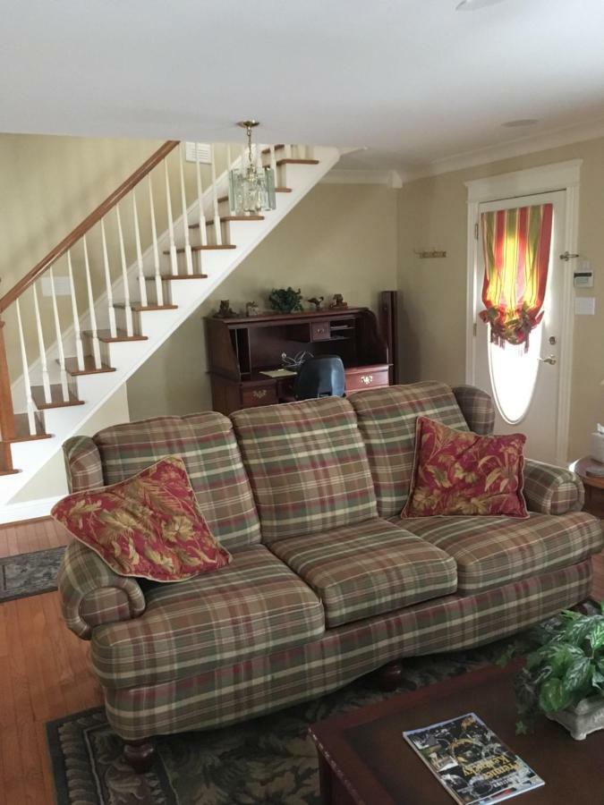Downtown Abode In The Heart Of The Bourbon Trail Villa Lebanon Exterior photo