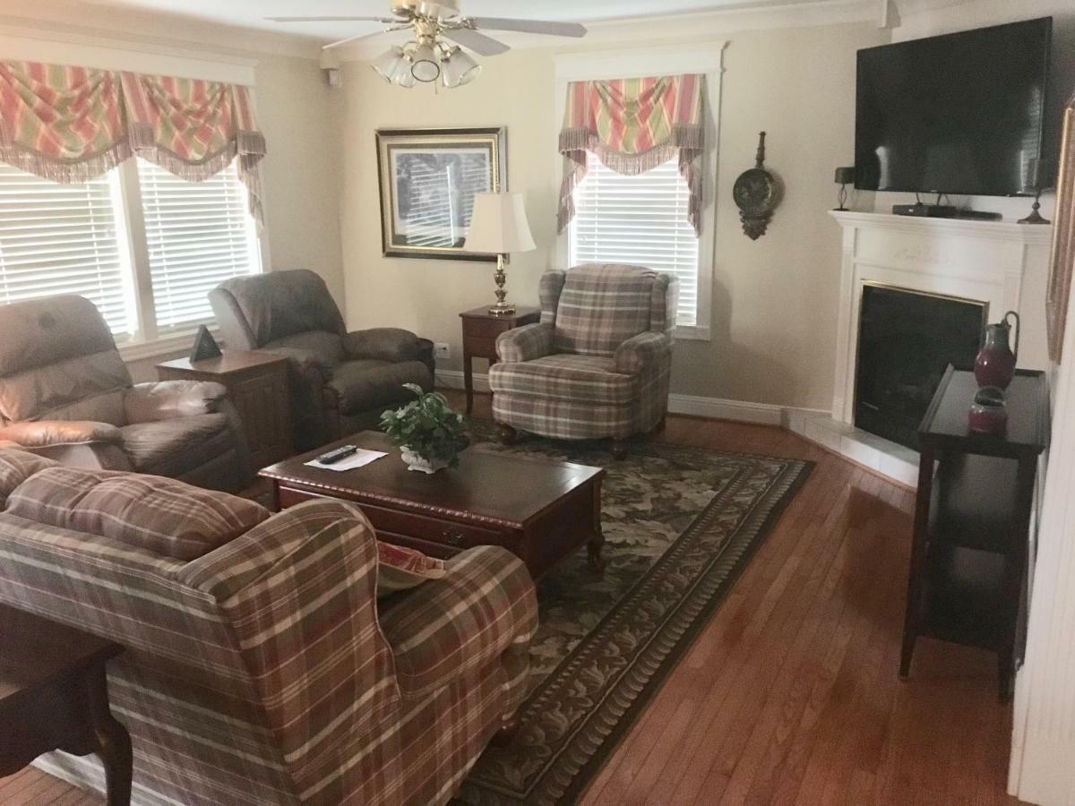 Downtown Abode In The Heart Of The Bourbon Trail Villa Lebanon Exterior photo